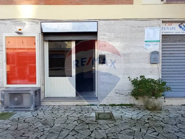 negozio in affitto ad Anzio in zona Mare