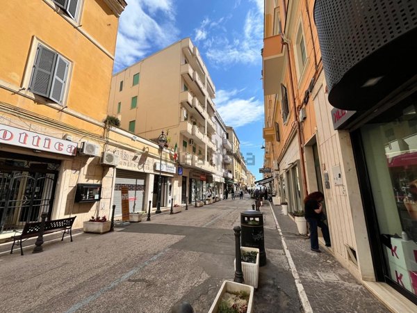 negozio in affitto ad Anzio