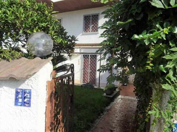 casa indipendente in vendita ad Anzio in zona Cincinnato