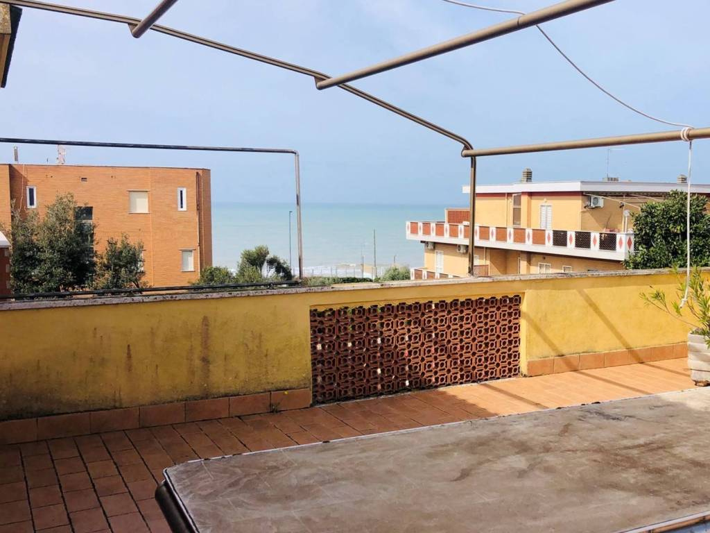 appartamento in affitto ad Anzio in zona Mare