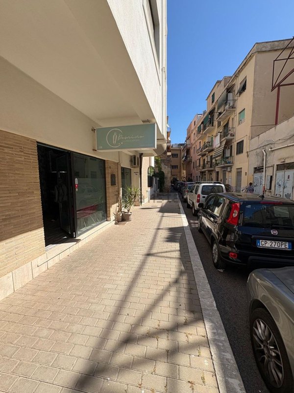 locale commerciale in affitto ad Anzio