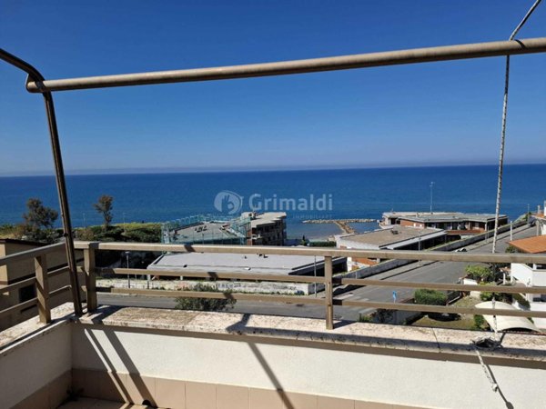 appartamento in affitto ad Anzio in zona Villa Claudia