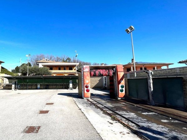 negozio in affitto ad Anzio in zona Mare