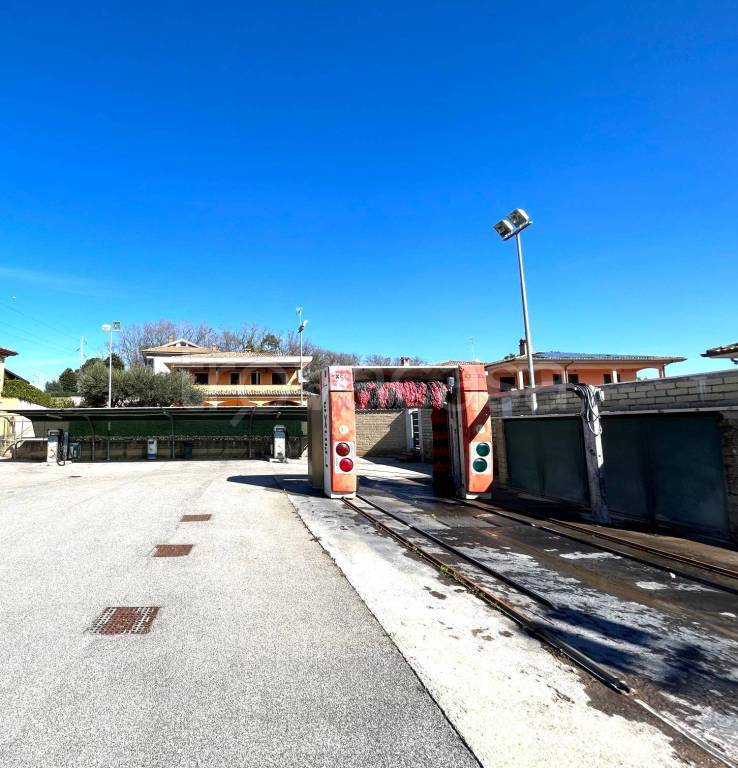 negozio in affitto ad Anzio