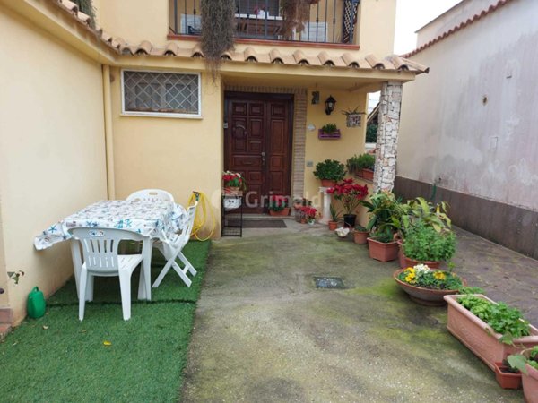 casa indipendente in affitto ad Anzio in zona Mare