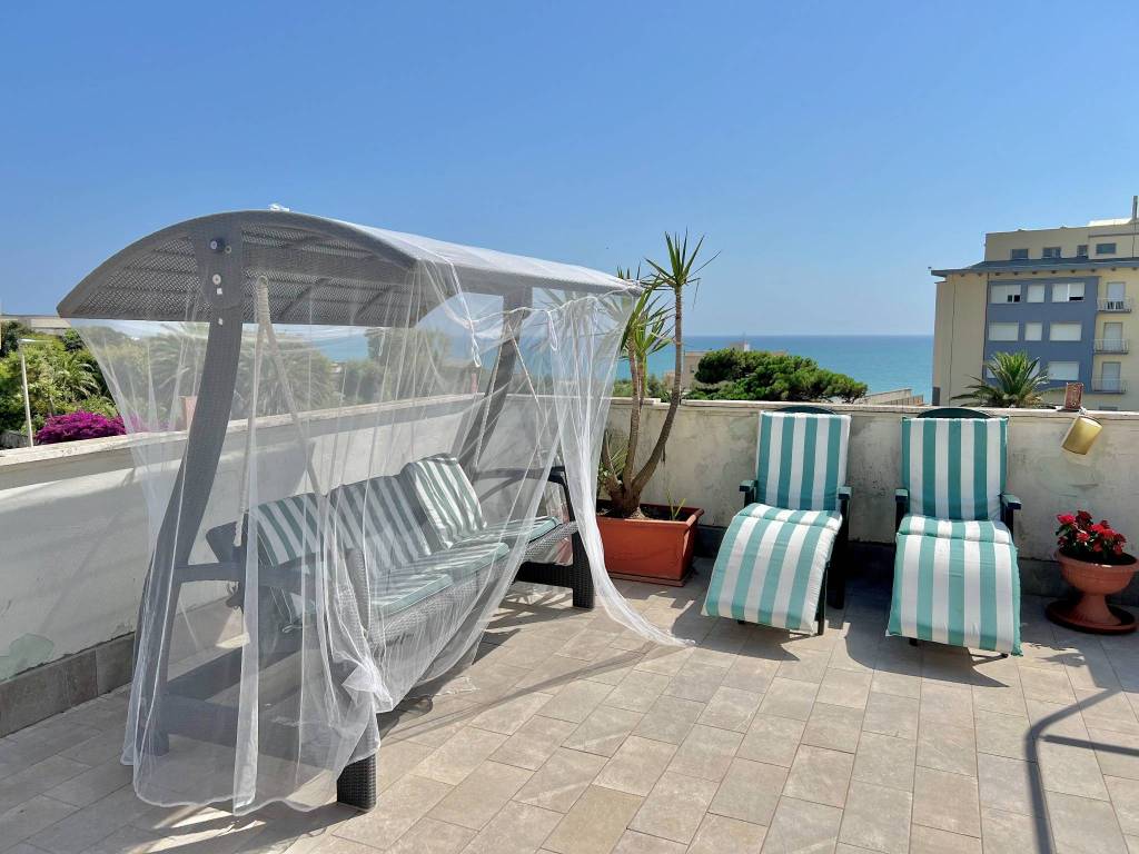 appartamento in affitto ad Anzio in zona Mare