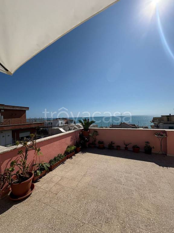 appartamento in affitto ad Anzio in zona Anzio Colonia