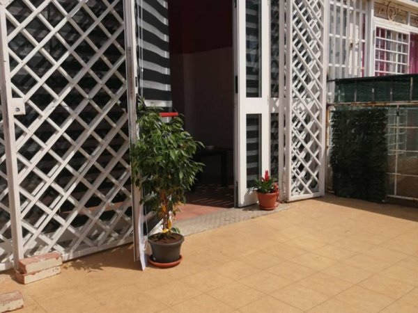 negozio in affitto ad Anzio in zona Stazione