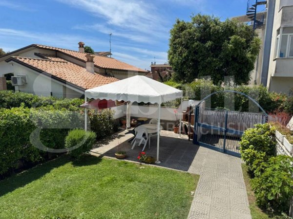 appartamento in affitto ad Anzio in zona Mare