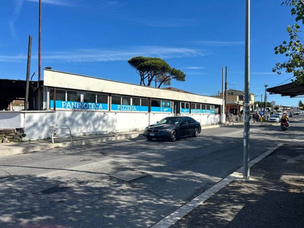 negozio in affitto ad Anzio in zona Villa Claudia