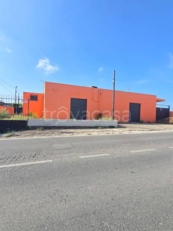 negozio in affitto ad Anzio in zona Stazione