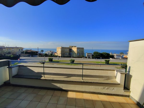 casa indipendente in affitto ad Anzio in zona Mare