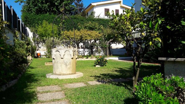 casa indipendente in affitto ad Anzio in zona Villa Claudia