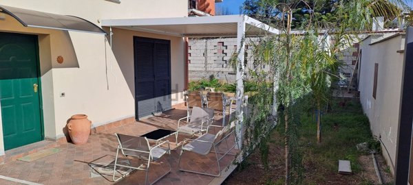 casa indipendente in affitto ad Anzio in zona Villa Claudia