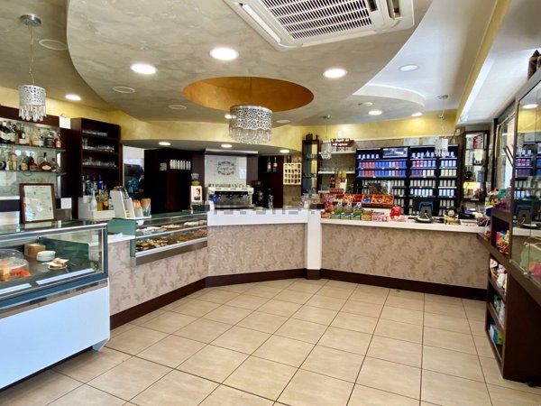 negozio in affitto ad Anzio