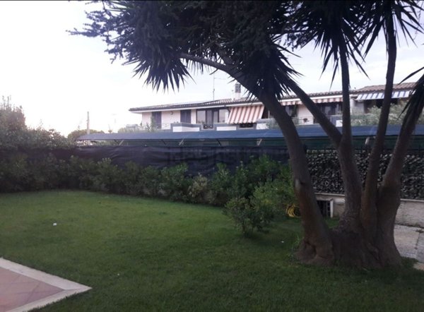 casa indipendente in affitto ad Anzio in zona Villa Claudia