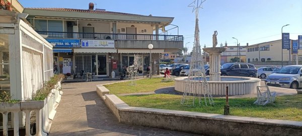 negozio in affitto ad Anzio in zona Mare