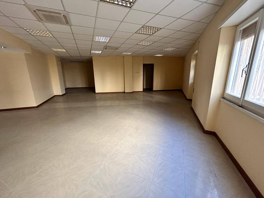 negozio in affitto ad Anzio