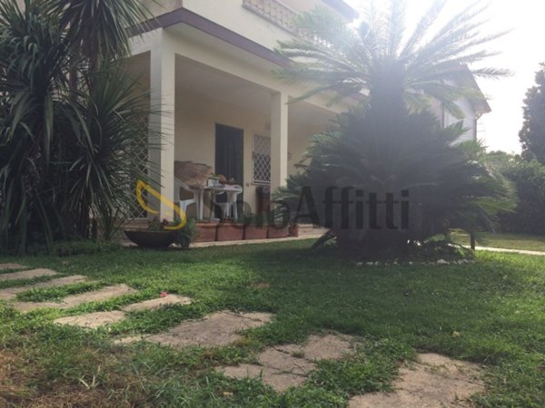 casa indipendente in affitto ad Anzio in zona Villa Claudia