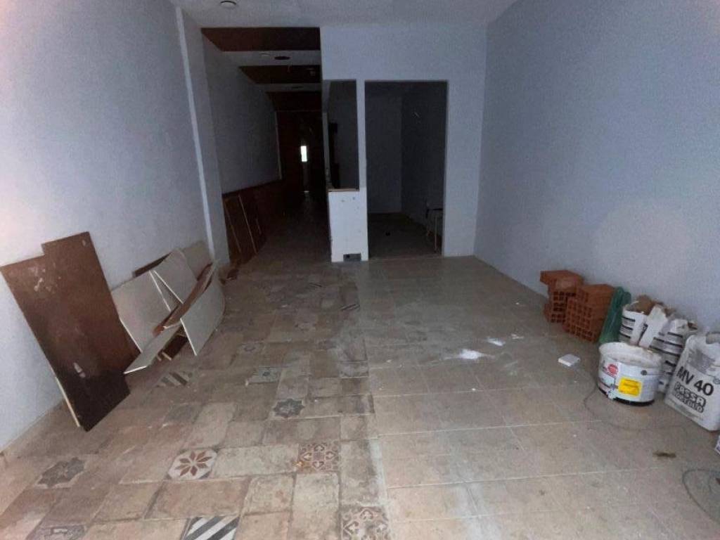 negozio in affitto ad Anzio