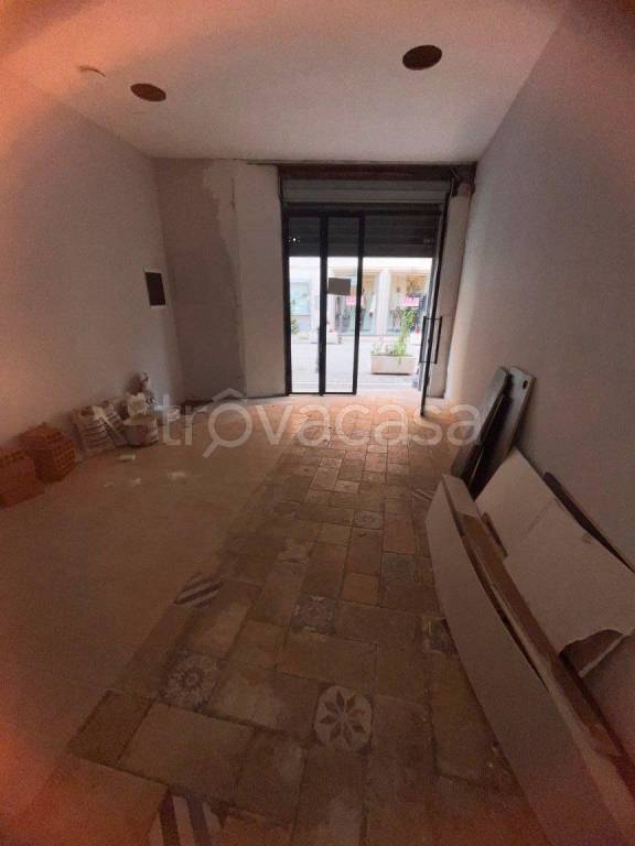 negozio in affitto ad Anzio