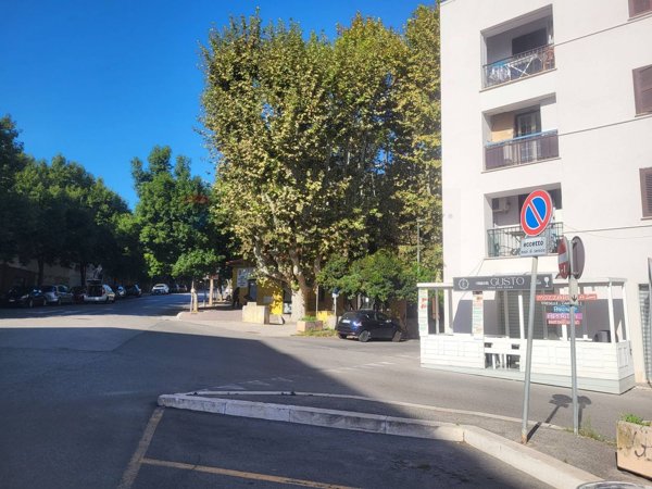 negozio in affitto ad Anzio