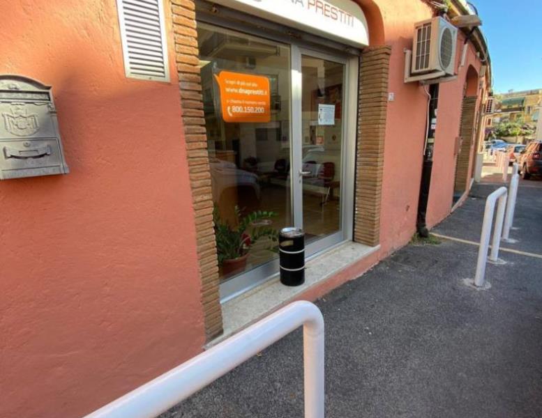 locale commerciale in affitto ad Anzio