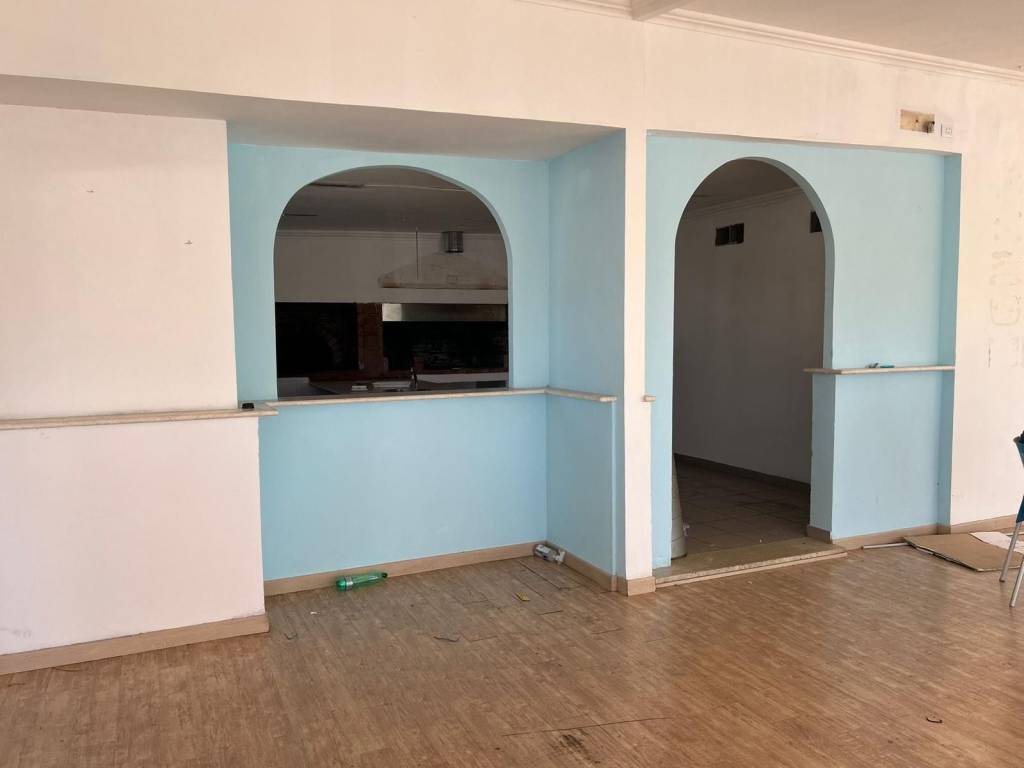 negozio in affitto ad Anzio in zona Villa Claudia