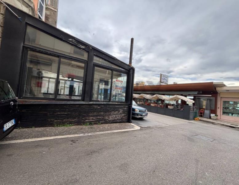 negozio in affitto ad Anzio