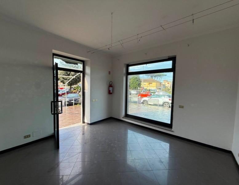 locale commerciale in affitto ad Anzio in zona Mare