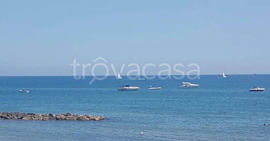appartamento in affitto ad Anzio in zona Mare