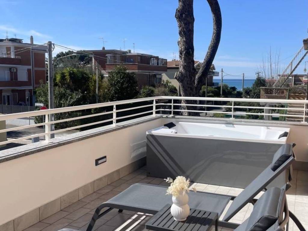 appartamento in affitto ad Anzio in zona Mare