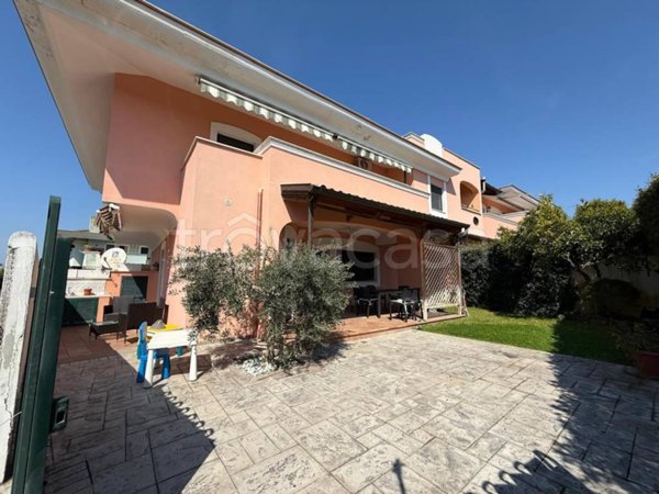 casa indipendente in affitto ad Anzio in zona Villa Claudia