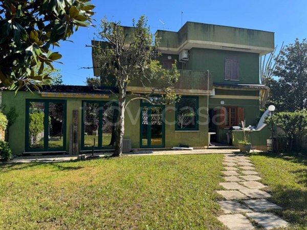 casa indipendente in affitto ad Anzio in zona Villa Claudia