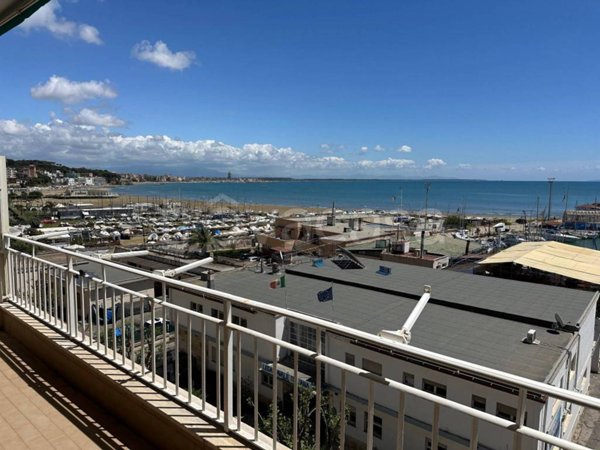 appartamento in affitto ad Anzio in zona Mare