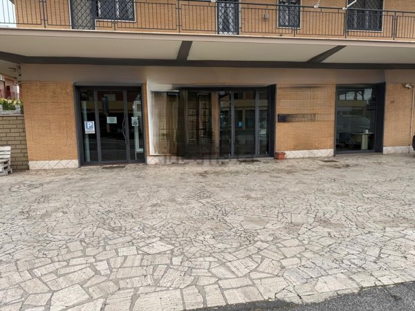 locale commerciale in affitto ad Anzio