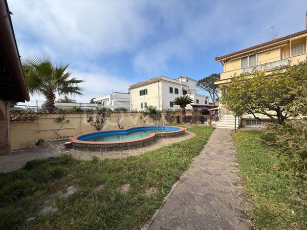 casa indipendente in affitto ad Anzio in zona Villa Claudia