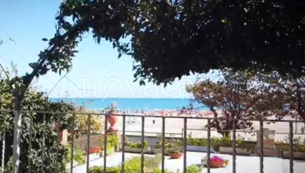 appartamento in affitto ad Anzio in zona Mare