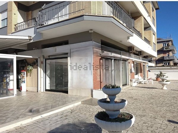 locale commerciale in affitto ad Anzio