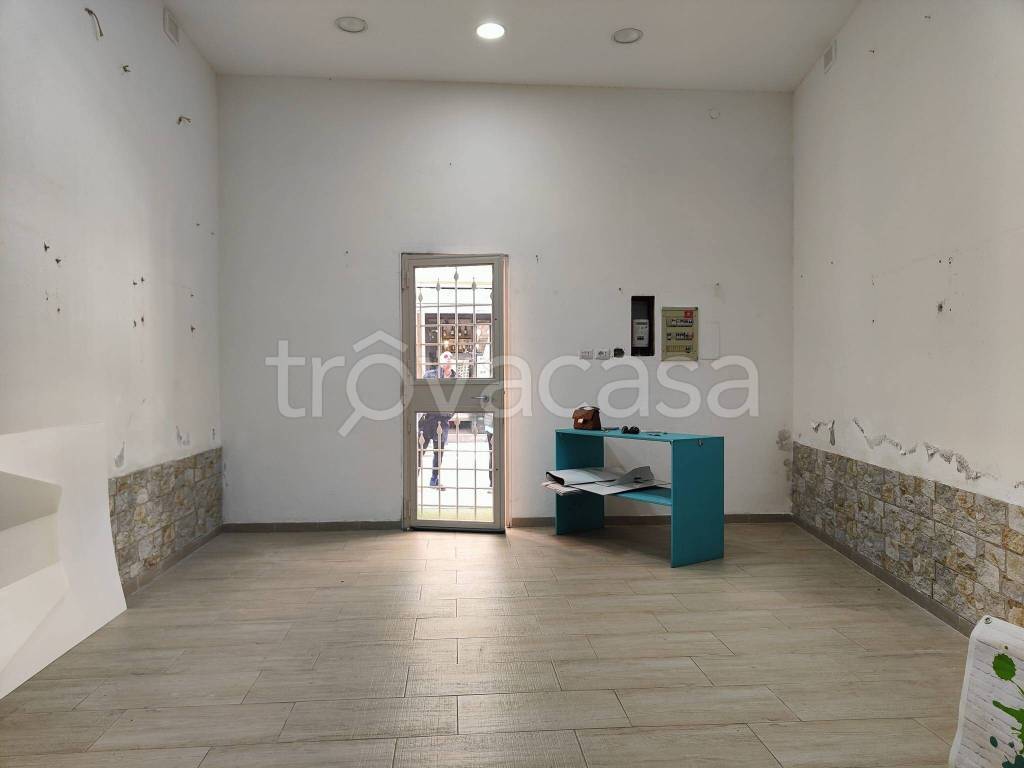 negozio in affitto ad Anzio