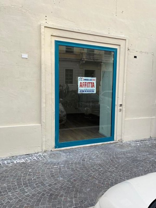 locale commerciale in affitto ad Anzio