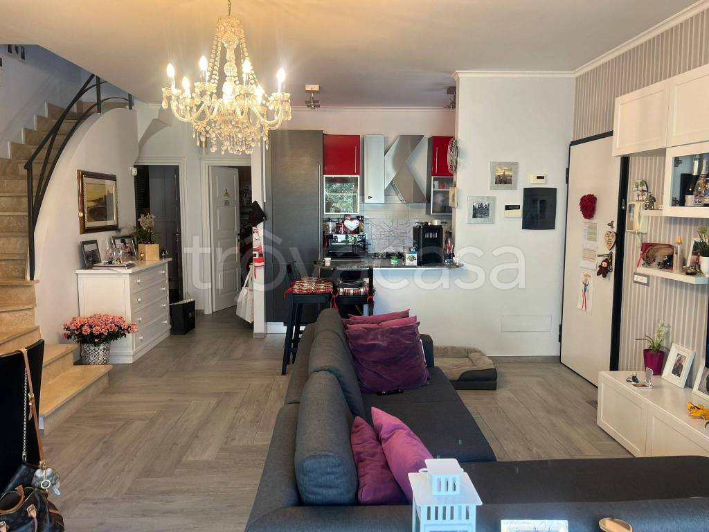 casa indipendente in affitto ad Anzio in zona Villa Claudia