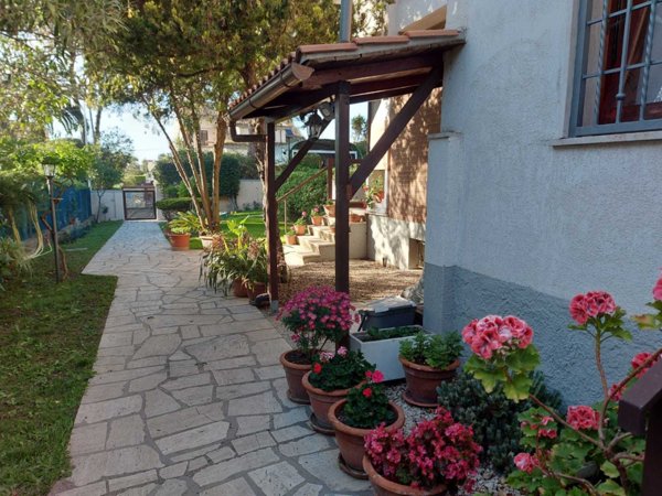 casa indipendente in affitto ad Anzio in zona Mare