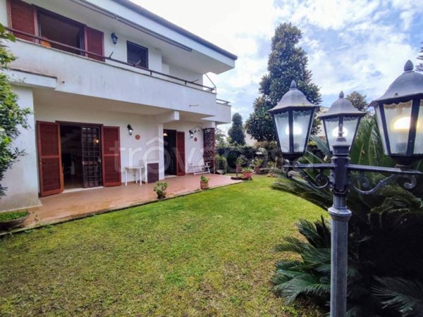 casa indipendente in affitto ad Anzio in zona Villa Claudia