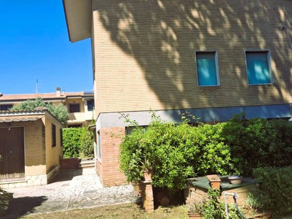 casa indipendente in affitto ad Anzio in zona Villa Claudia