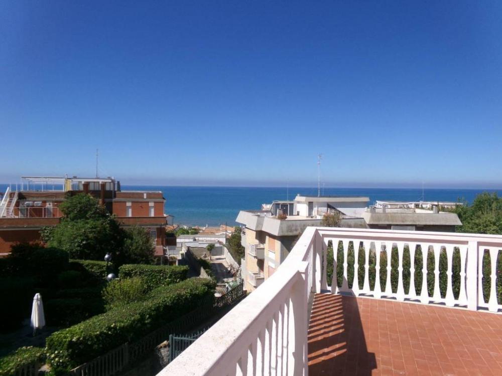 appartamento in affitto ad Anzio in zona Mare