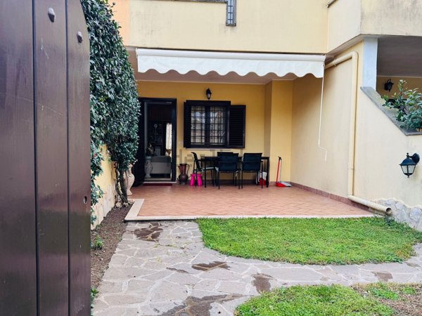 casa indipendente in affitto ad Anzio in zona Villa Claudia