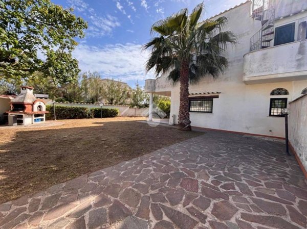 casa indipendente in affitto ad Anzio in zona Cincinnato
