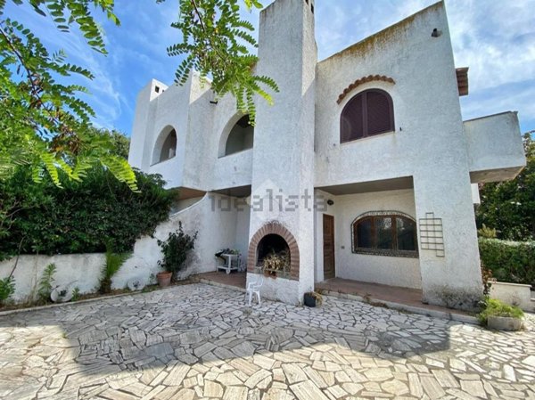 casa indipendente in affitto ad Anzio in zona Villa Claudia