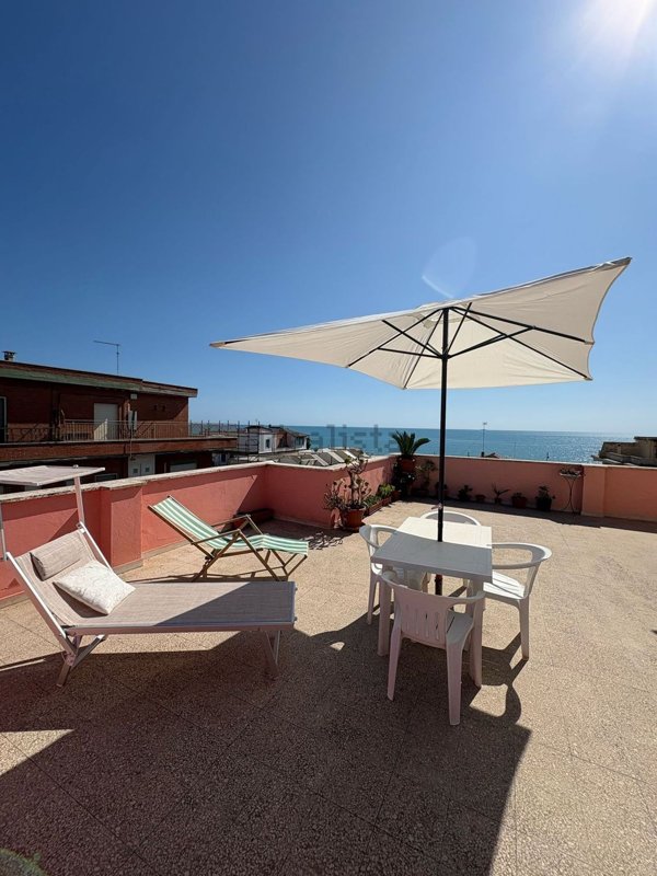 appartamento in affitto ad Anzio in zona Mare